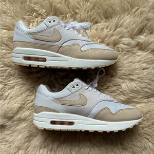 Nike Air Max 1 Premium (Summit White/Phantom/Pale Vanilla/Sanddrift) Sz 7.5